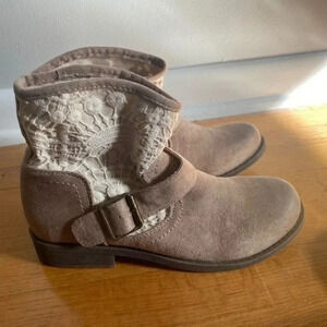 Mudd Tan Lace Ankle Boots